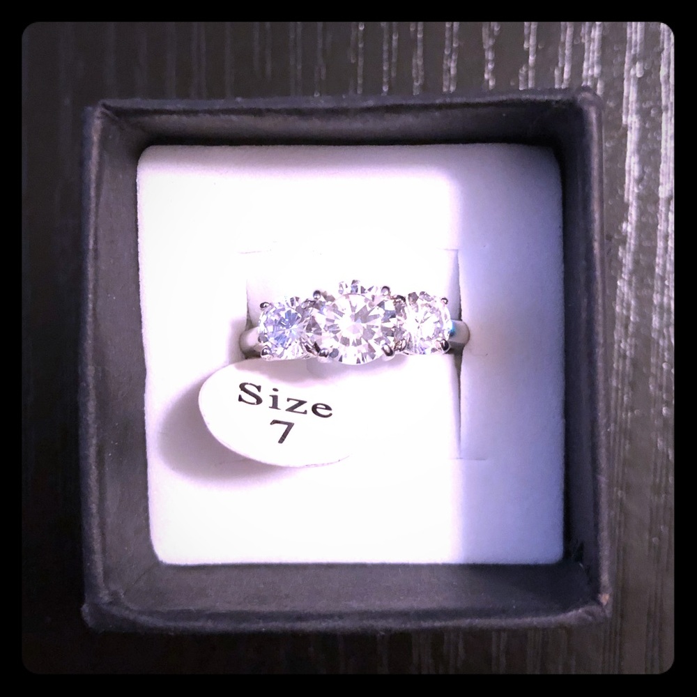 Three stone fashion cocktail statement ring